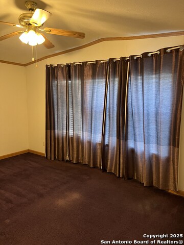 Listing photo id 4 for 123 Chapman  