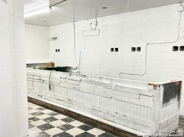 Listing photo id 5 for 1850 Houston St E 1