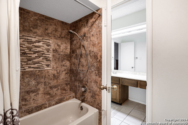 Image 13 of 15 For 7738 Chambers Rd 611