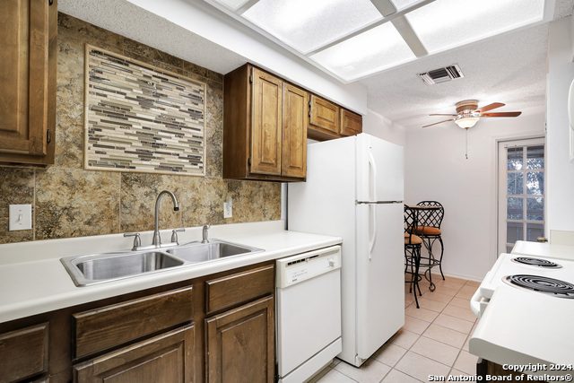 Image 6 of 15 For 7738 Chambers Rd 611