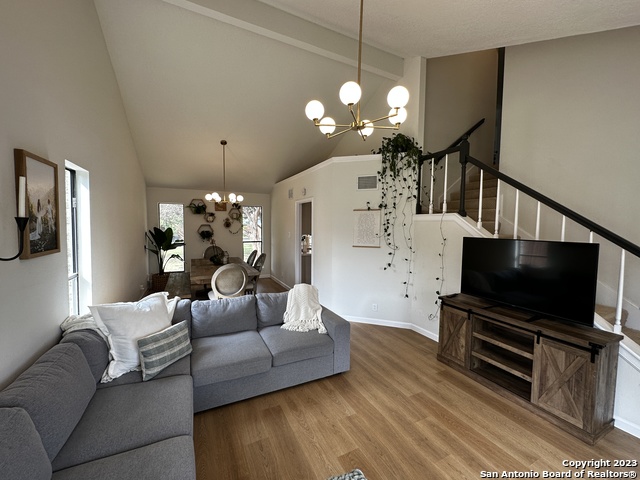 Image 26 of 55 For 1722 Encino Spring