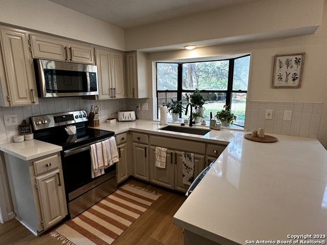 Image 31 of 55 For 1722 Encino Spring