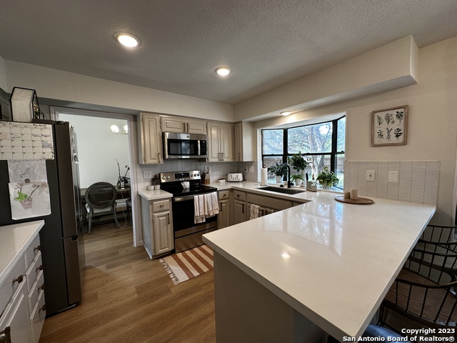 Image 32 of 55 For 1722 Encino Spring