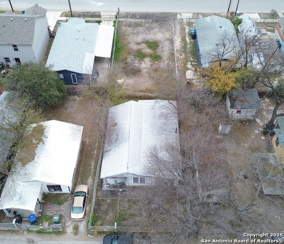 Listing photo id 0 for 522 Torreon