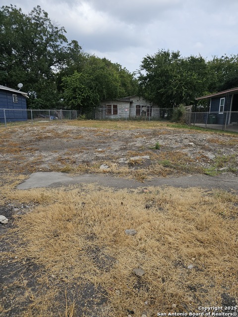 Listing photo id 3 for 522 Torreon