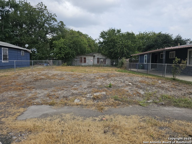 Listing photo id 4 for 522 Torreon