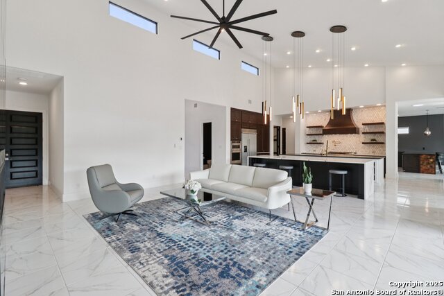 Image 18 of 72 For 9614 Midsomer Pl