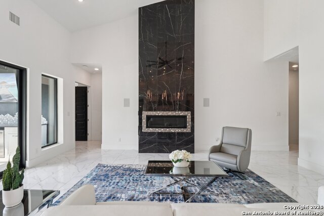 Image 19 of 72 For 9614 Midsomer Pl