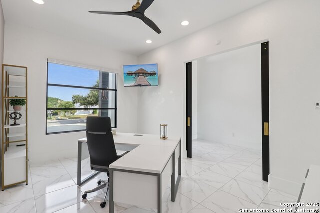 Image 24 of 72 For 9614 Midsomer Pl