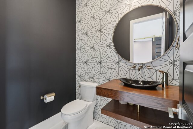 Image 25 of 72 For 9614 Midsomer Pl