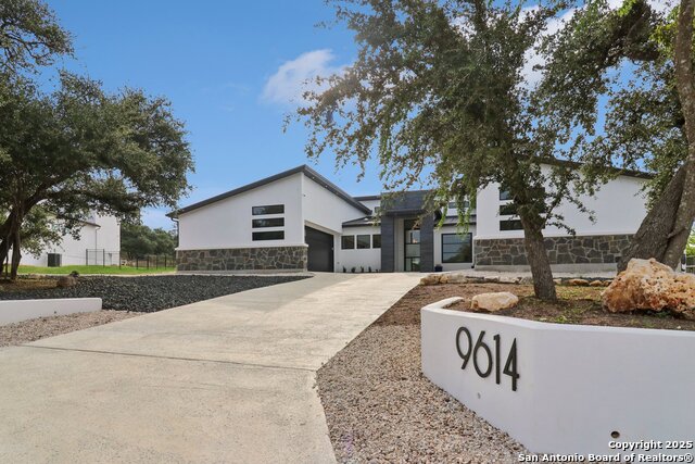 Image 3 of 72 For 9614 Midsomer Pl