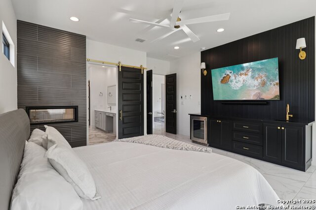 Image 36 of 72 For 9614 Midsomer Pl