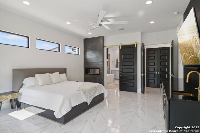 Image 38 of 72 For 9614 Midsomer Pl