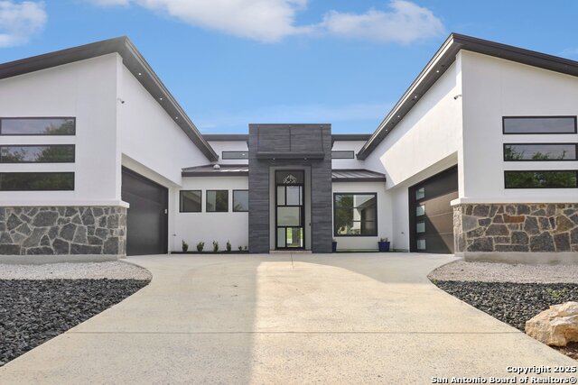 Image 4 of 72 For 9614 Midsomer Pl