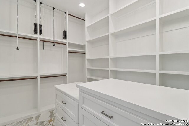 Image 43 of 72 For 9614 Midsomer Pl