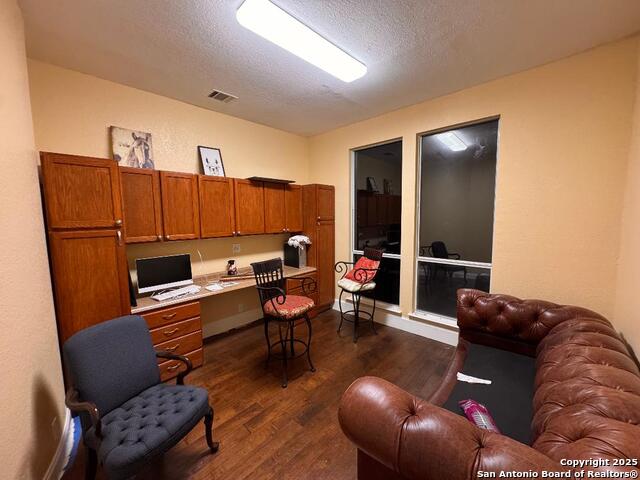 Image 19 of 31 For 24635 Kemper Oaks
