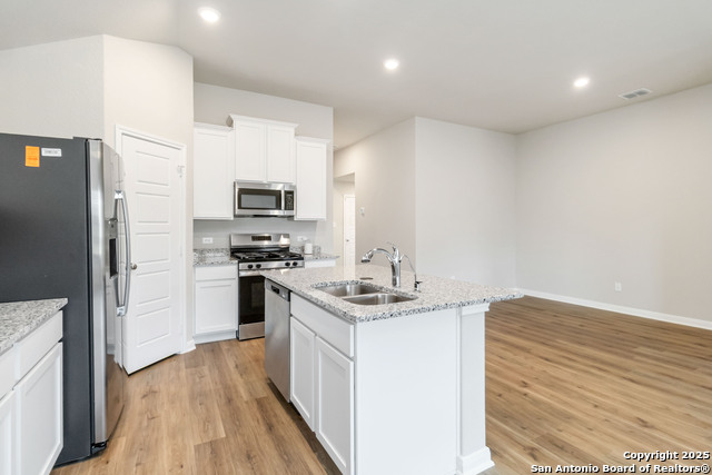 Listing photo id 8 for 5206 Halite