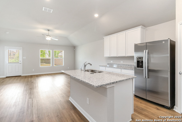 Listing photo id 9 for 5206 Halite