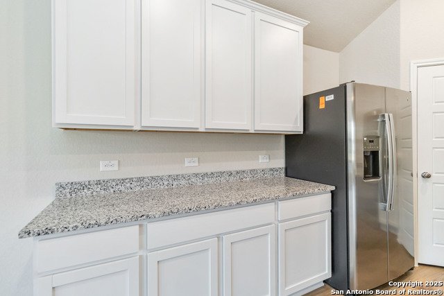 Listing photo id 14 for 5206 Halite