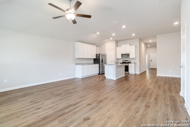 Listing photo id 3 for 5206 Halite