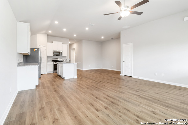 Listing photo id 4 for 5206 Halite