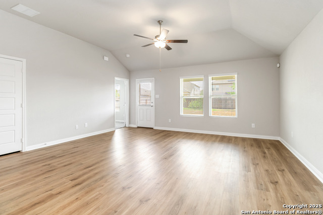 Listing photo id 5 for 5206 Halite