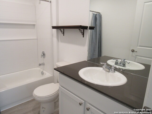 Image 12 of 23 For 10102 Ana Heights