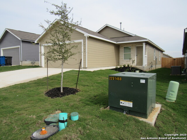 Image 2 of 23 For 10102 Ana Heights