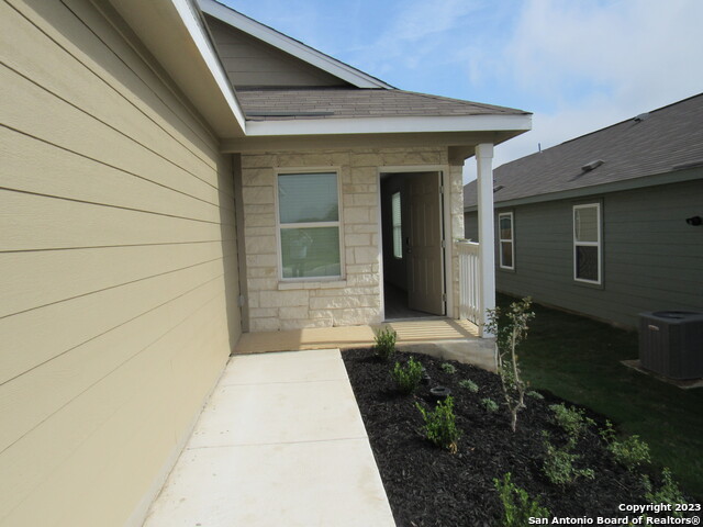 Image 3 of 23 For 10102 Ana Heights