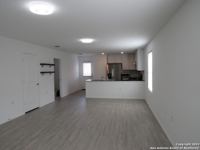 Image 4 of 23 For 10102 Ana Heights