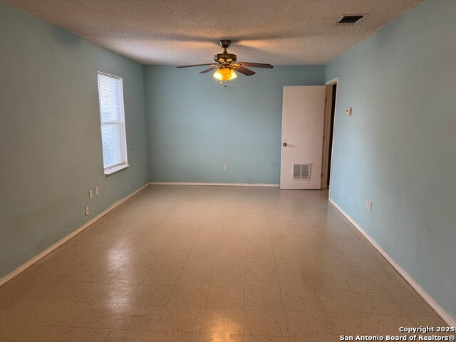 Image 2 of 4 For 138 Shawn Ln