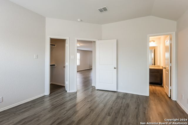 Listing photo id 8 for 10356 Green Branch