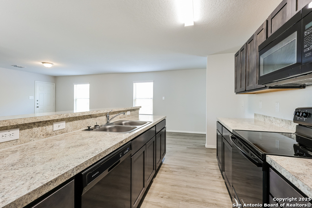 Listing photo id 6 for 10356 Green Branch