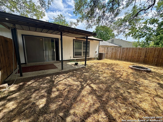 Listing photo id 9 for 7823 Broadwick