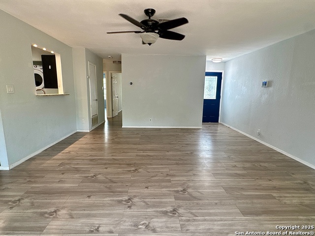 Listing photo id 0 for 7823 Broadwick