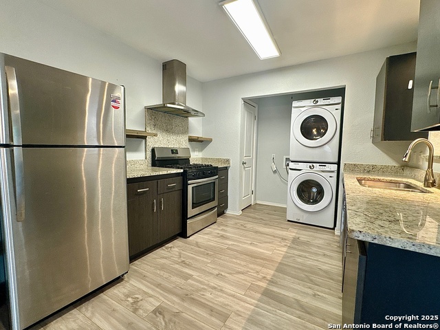 Listing photo id 2 for 7823 Broadwick