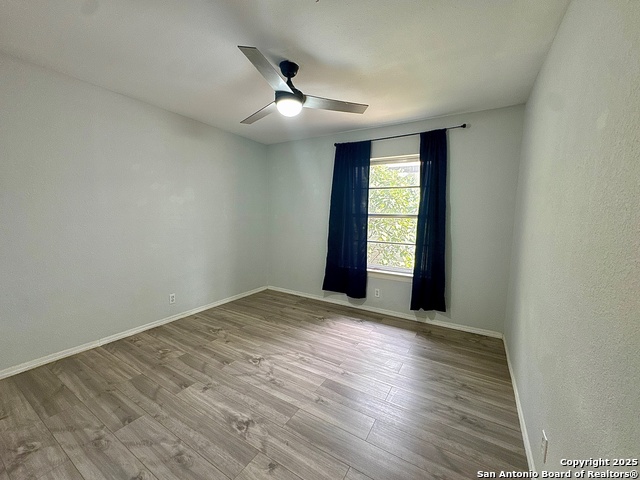 Listing photo id 5 for 7823 Broadwick