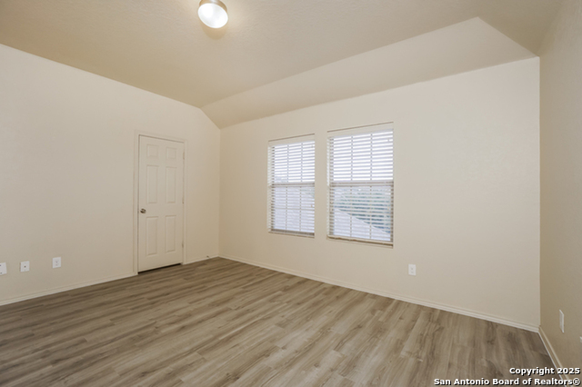 Listing photo id 8 for 10610 Hunters Pond