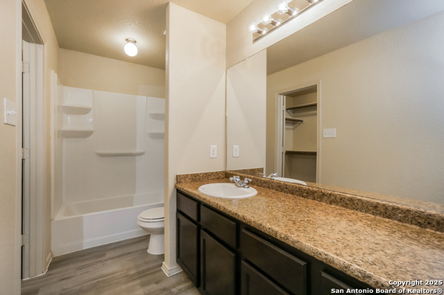 Listing photo id 9 for 10610 Hunters Pond