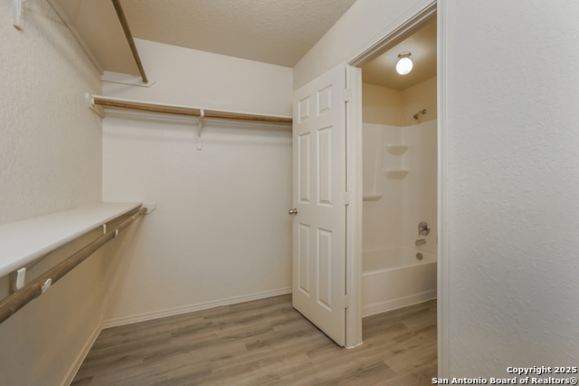 Listing photo id 10 for 10610 Hunters Pond