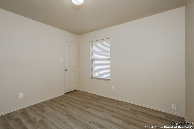 Listing photo id 11 for 10610 Hunters Pond