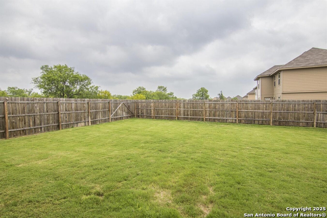 Listing photo id 2 for 10610 Hunters Pond