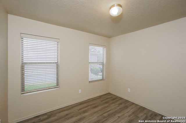 Listing photo id 7 for 10610 Hunters Pond