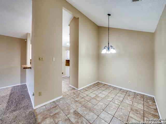 Listing photo id 11 for 6514 Spanish Earth