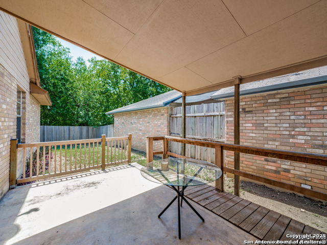 Listing photo id 19 for 6514 Spanish Earth