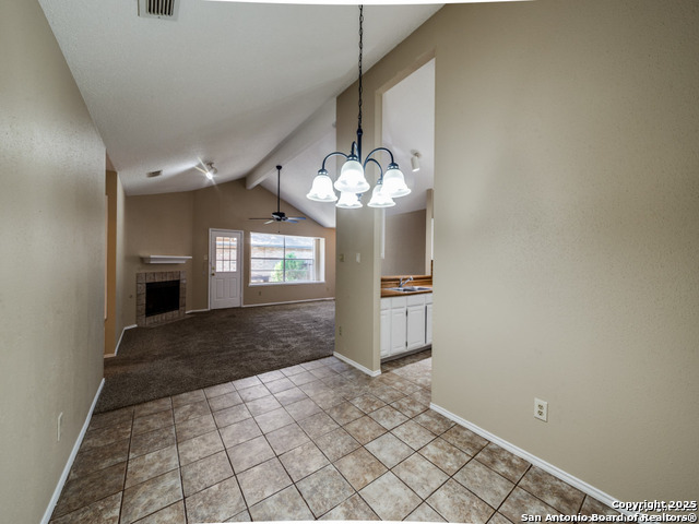 Listing photo id 5 for 6514 Spanish Earth