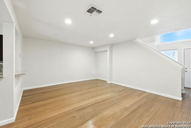 Image 5 of 27 For 100 Lorenz Rd  1502