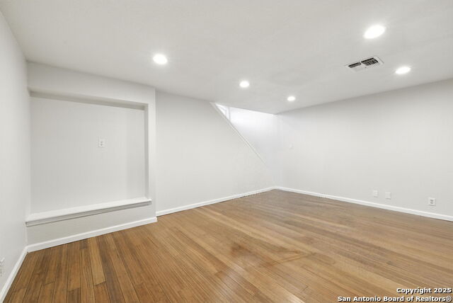 Image 7 of 27 For 100 Lorenz Rd  1502