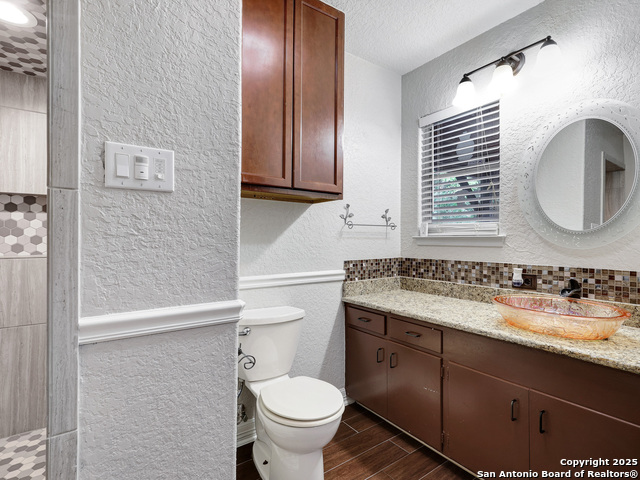 Image 16 of 38 For 2735 Marlborough Dr N