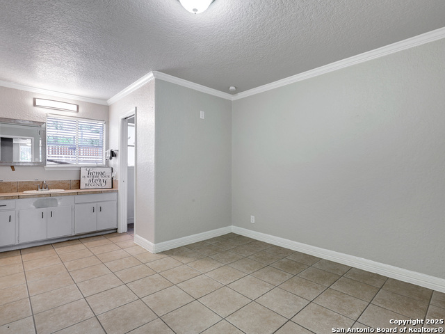 Image 26 of 38 For 2735 Marlborough Dr N